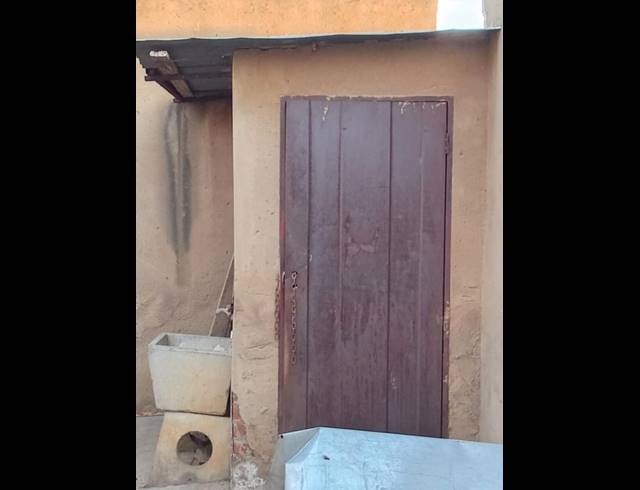 5 BEDROOM HOUSE FOR SALE IN THULANI